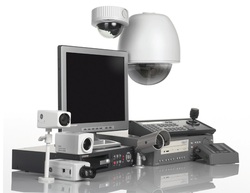  câmeras de vigilância e CFTV